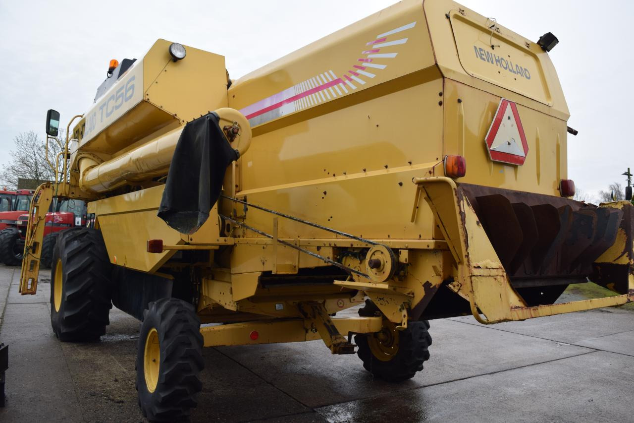 New Holland TC 56 - Зърнокомбайн: снимка 3 New Holland TC 56 - Зърнокомбайн: снимка 3