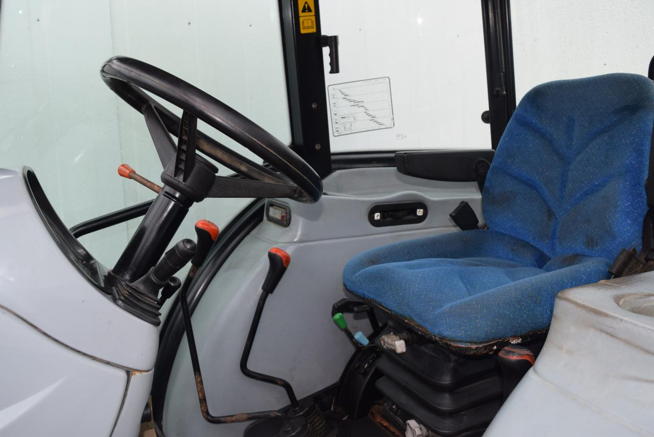 New Holland TD 5040 - Трактор: снимка 5 New Holland TD 5040 - Трактор: снимка 5