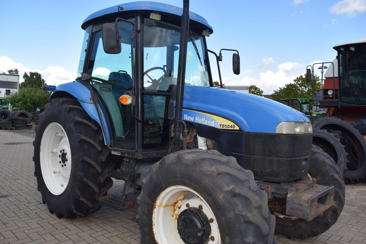 New Holland TD 5040 - Трактор: снимка 3 New Holland TD 5040 - Трактор: снимка 3