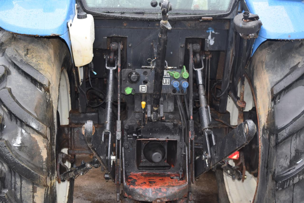 New Holland TD 5040 - Трактор: снимка 4 New Holland TD 5040 - Трактор: снимка 4