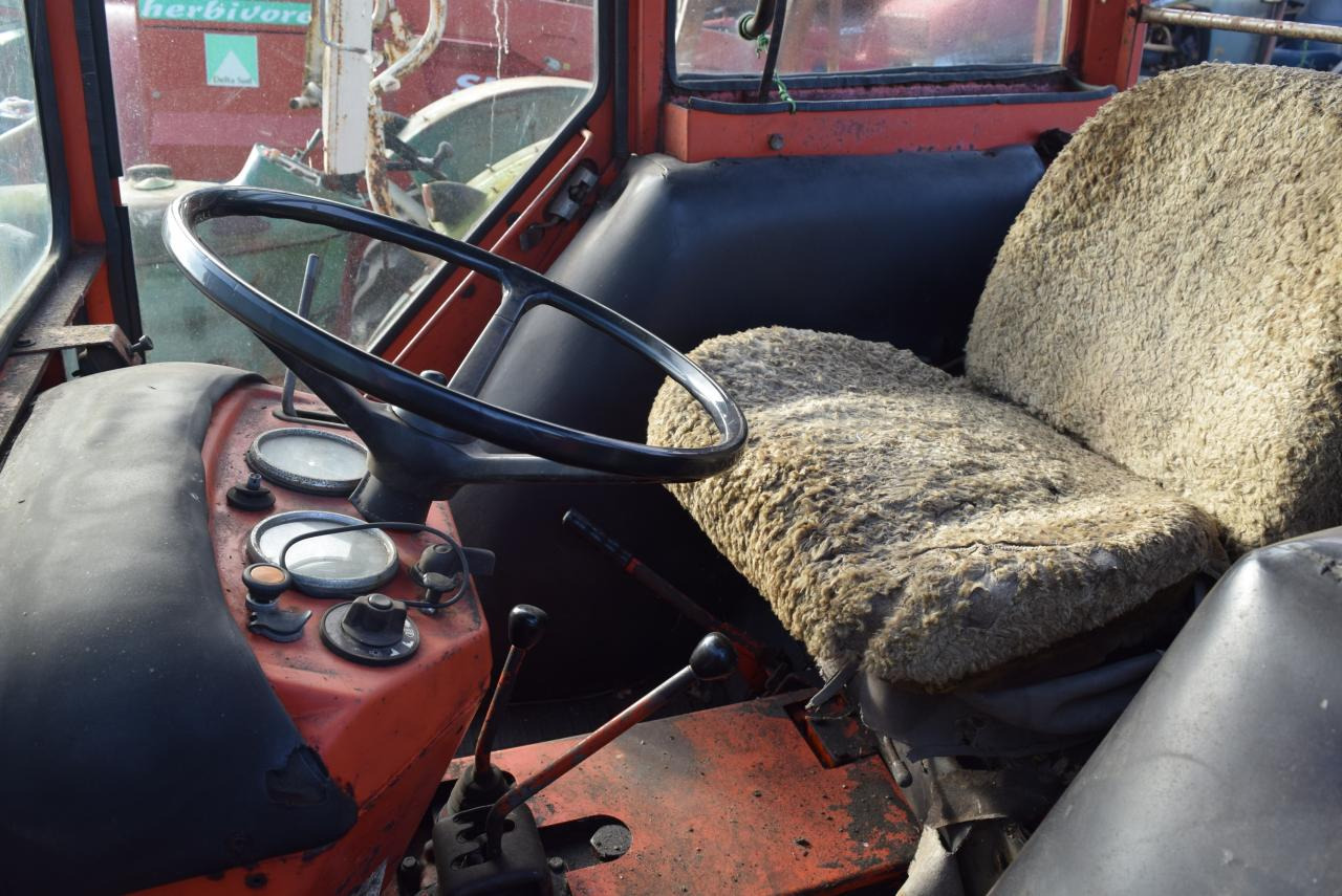 Renault 651 - Трактор: снимка 4 Renault 651 - Трактор: снимка 4