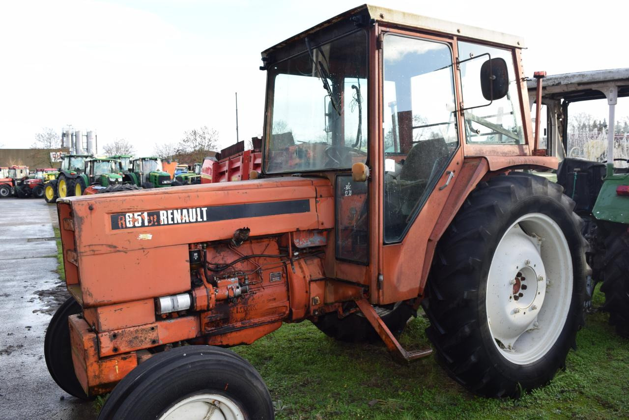 Renault 651 - Трактор: снимка 1 Renault 651 - Трактор: снимка 1