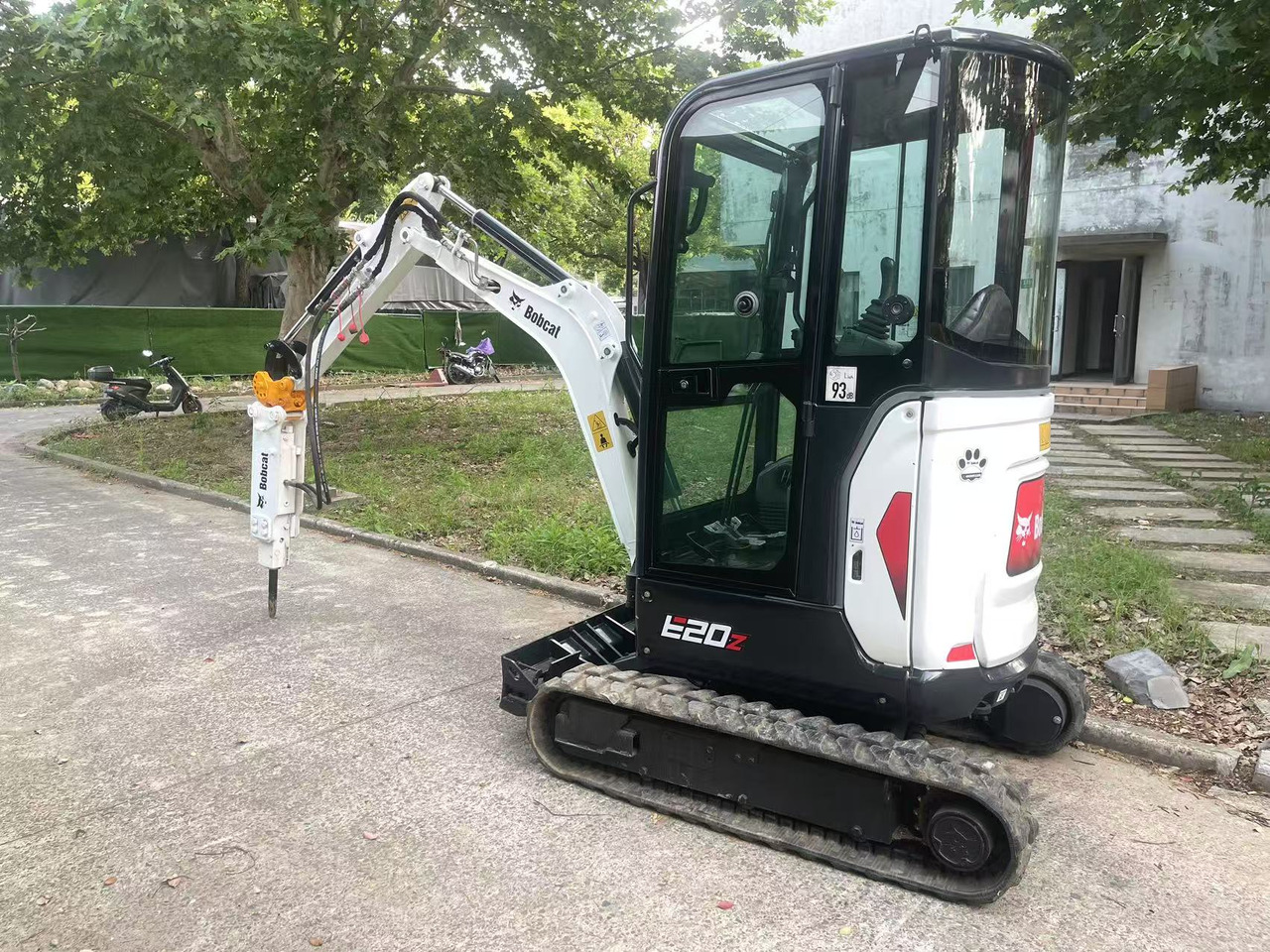 BOBCAT E20Z - Мини багер: снимка 1 BOBCAT E20Z - Мини багер: снимка 1