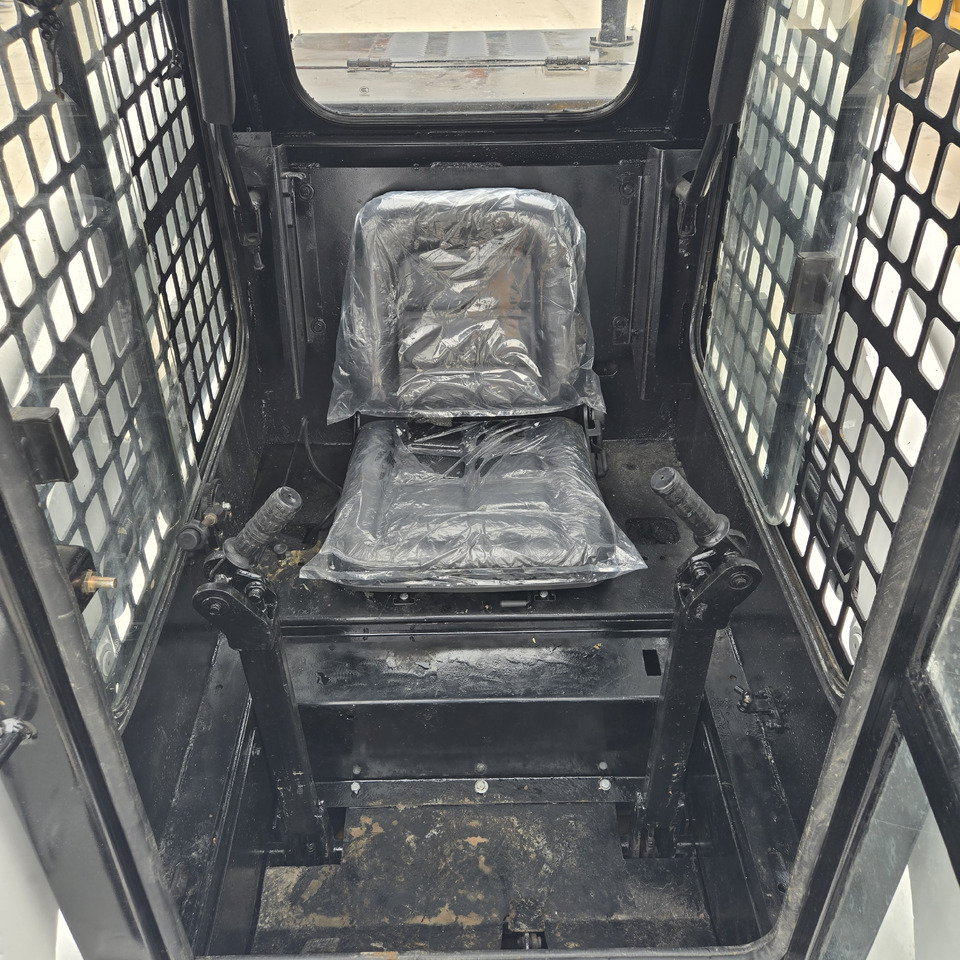 Мини челен товарач BOBCAT S300: снимка 8 Мини челен товарач BOBCAT S300: снимка 8