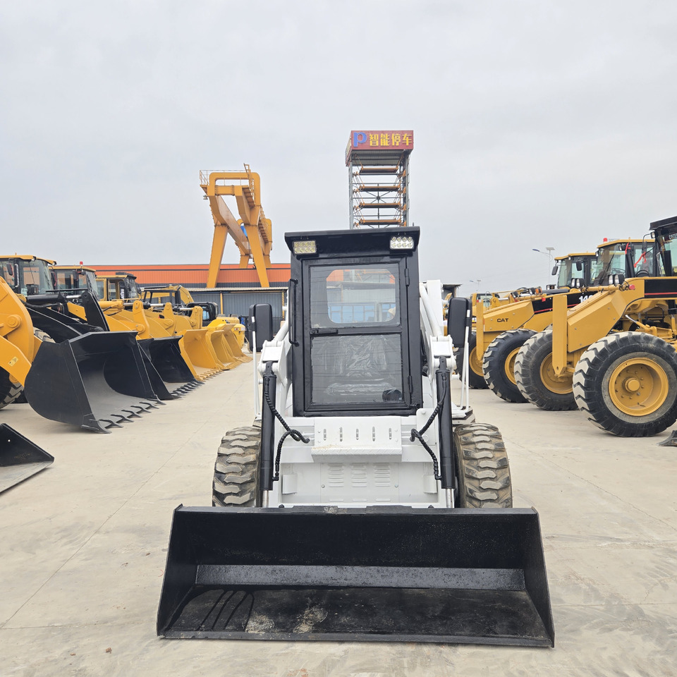 BOBCAT S300 - Мини челен товарач: снимка 4 BOBCAT S300 - Мини челен товарач: снимка 4