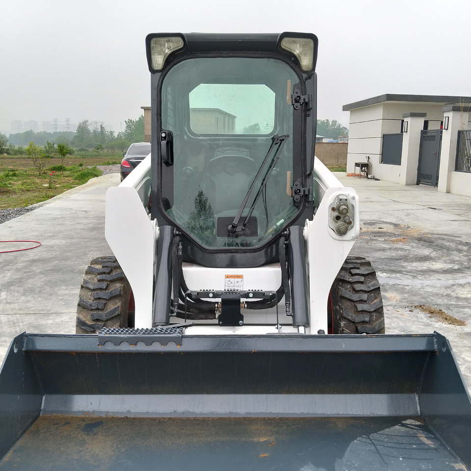 BOBCAT S550 - Мини челен товарач: снимка 4 BOBCAT S550 - Мини челен товарач: снимка 4