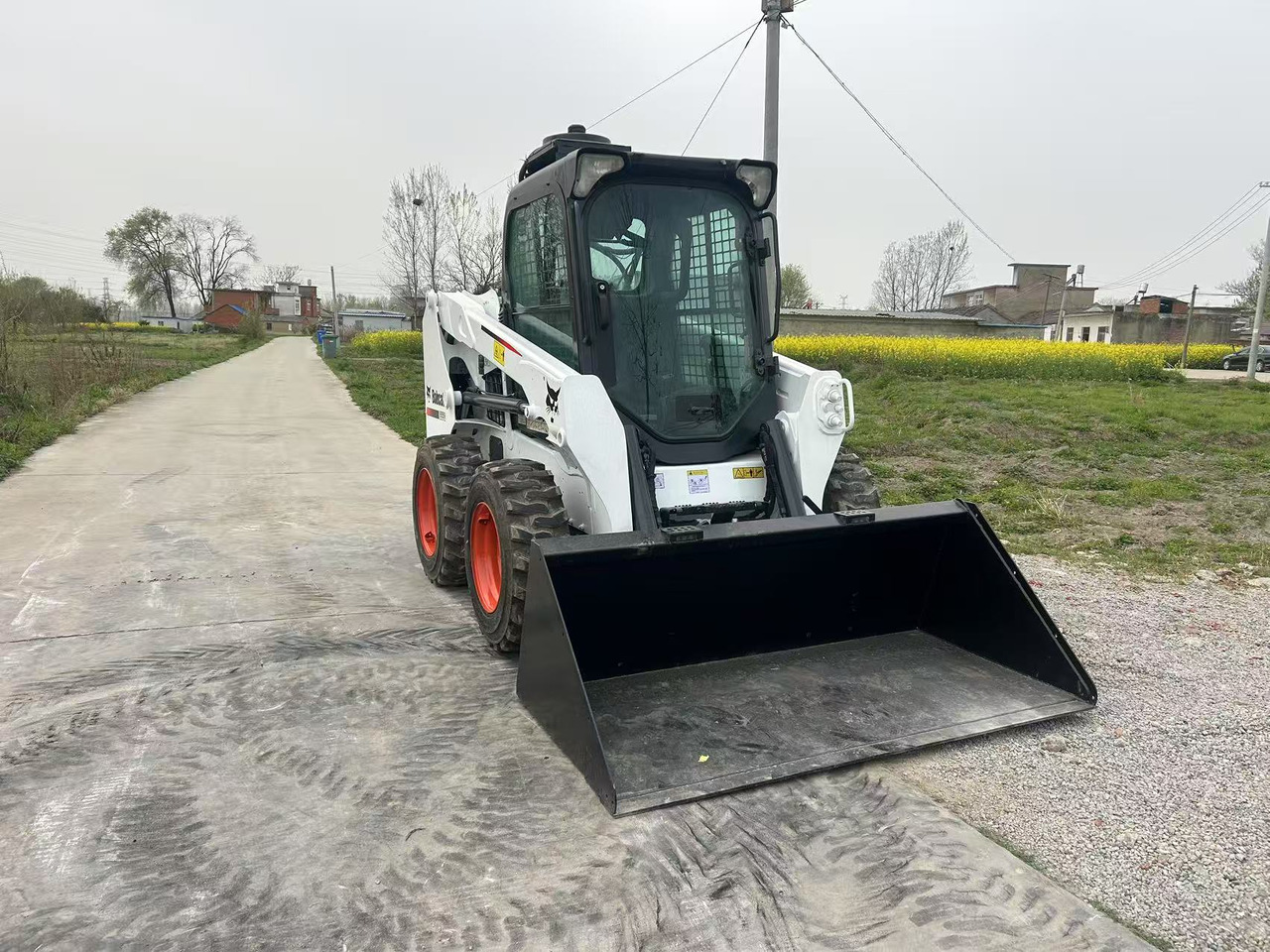 BOBCAT S550 - Мини челен товарач: снимка 4 BOBCAT S550 - Мини челен товарач: снимка 4