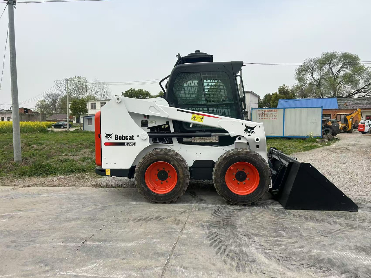 BOBCAT S550 - Мини челен товарач: снимка 4 BOBCAT S550 - Мини челен товарач: снимка 4