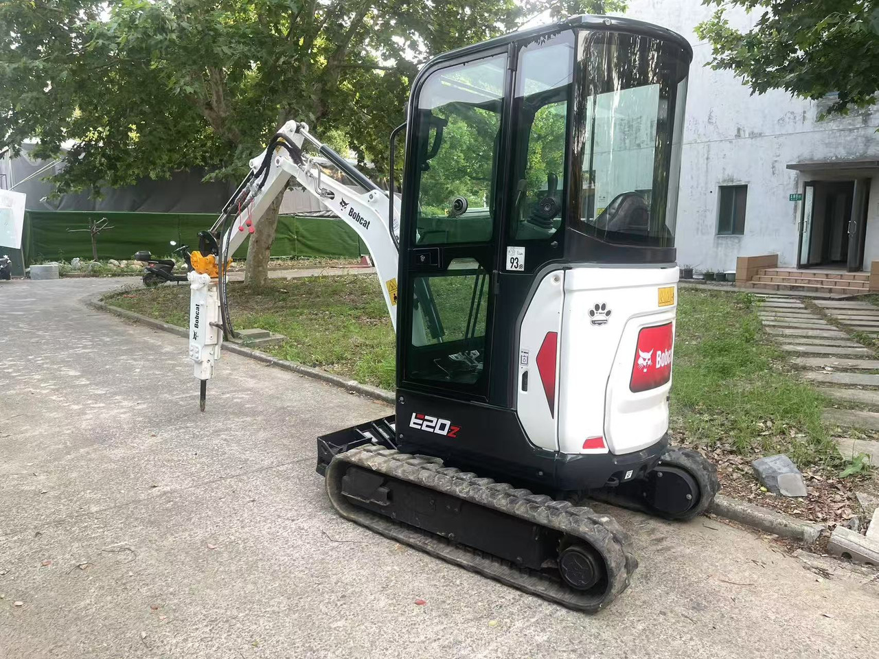 Bobcat E20Z - Мини багер: снимка 2 Bobcat E20Z - Мини багер: снимка 2