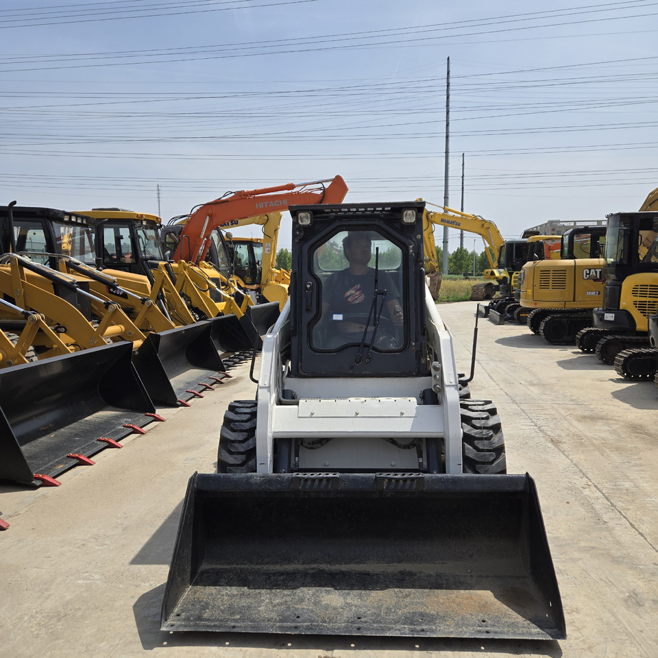 Bobcat S16 - Мини челен товарач: снимка 3 Bobcat S16 - Мини челен товарач: снимка 3