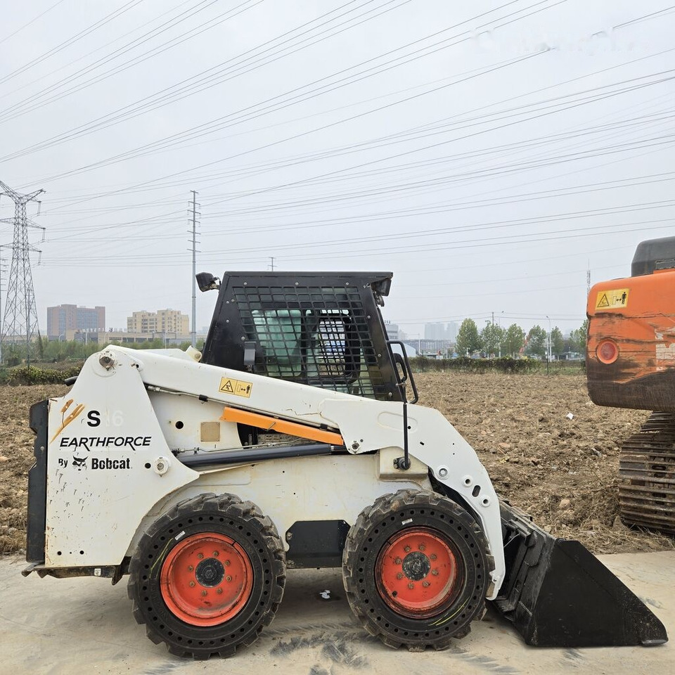 Bobcat S16 - Мини челен товарач: снимка 2 Bobcat S16 - Мини челен товарач: снимка 2