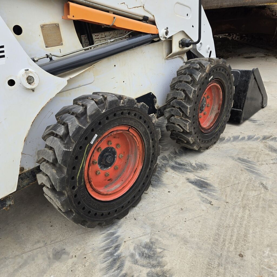 Bobcat S16 - Мини челен товарач: снимка 5 Bobcat S16 - Мини челен товарач: снимка 5