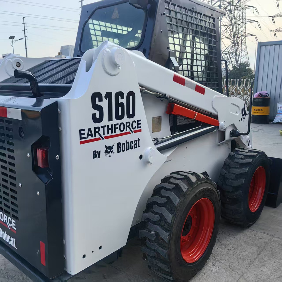 Bobcat S160 - Мини челен товарач: снимка 5 Bobcat S160 - Мини челен товарач: снимка 5