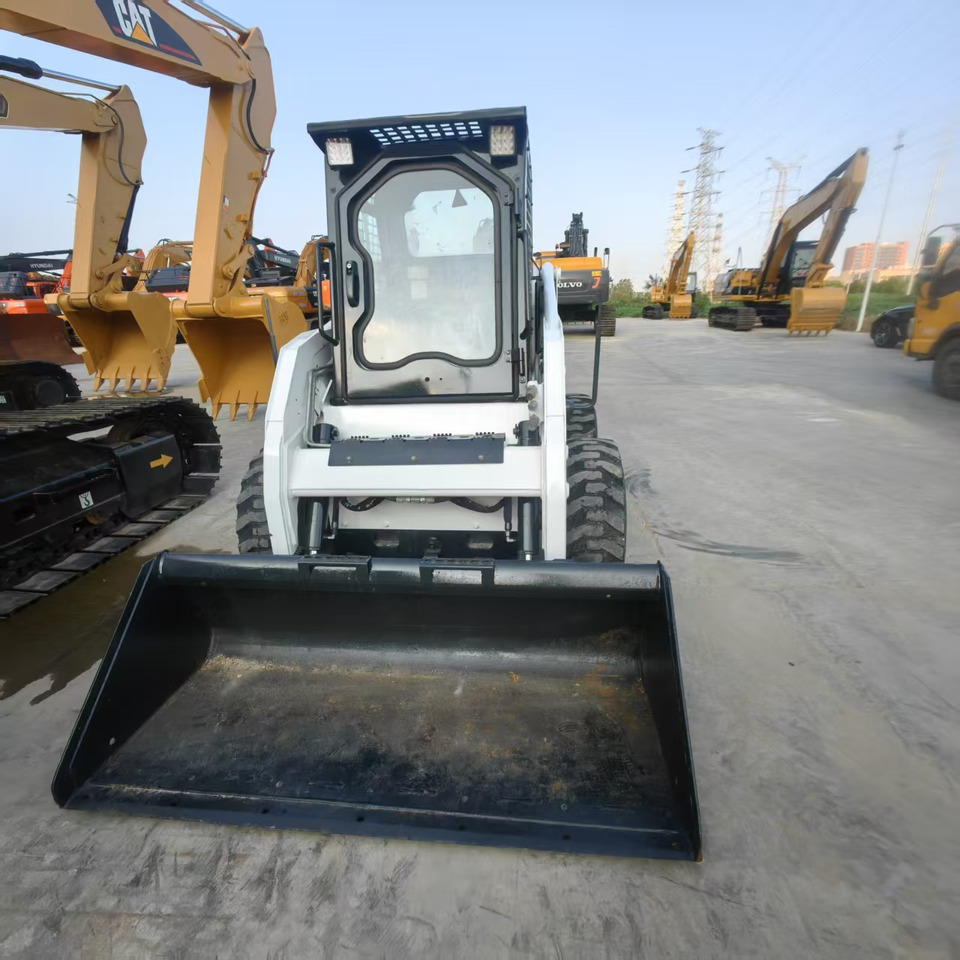 Bobcat S160 - Мини челен товарач: снимка 2 Bobcat S160 - Мини челен товарач: снимка 2