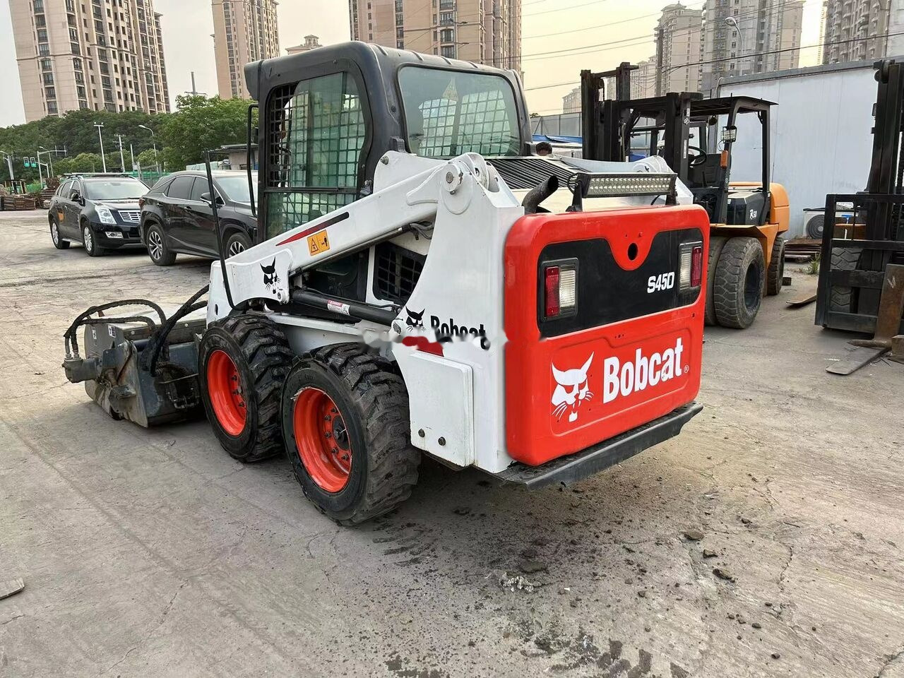 Bobcat S450 - Мини челен товарач: снимка 3 Bobcat S450 - Мини челен товарач: снимка 3
