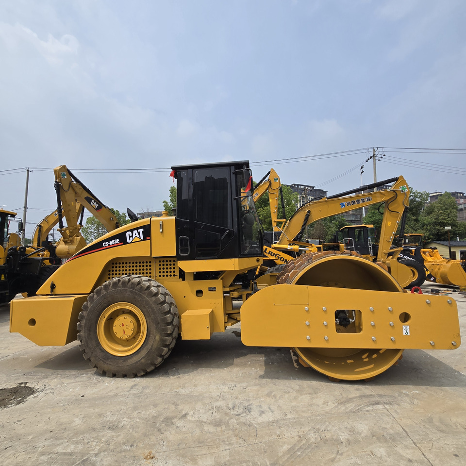 CAT CS683E - Компактор: снимка 3 CAT CS683E - Компактор: снимка 3
