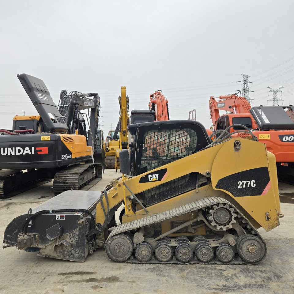 CATERPILLAR 277C - Мини челен товарач: снимка 5 CATERPILLAR 277C - Мини челен товарач: снимка 5