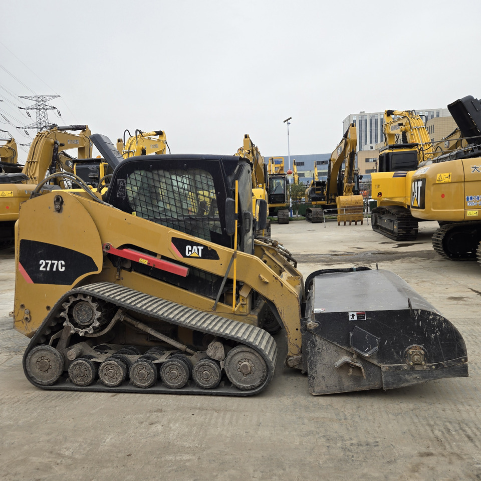 CATERPILLAR 277C - Мини челен товарач: снимка 1 CATERPILLAR 277C - Мини челен товарач: снимка 1