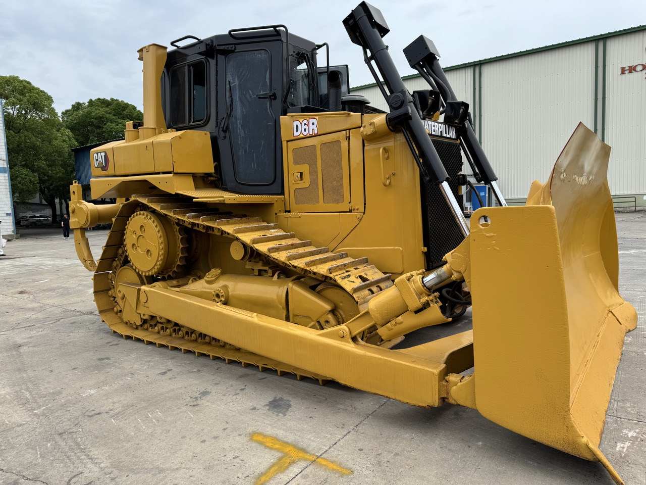 CATERPILLAR D6R - Булдозер: снимка 1 CATERPILLAR D6R - Булдозер: снимка 1