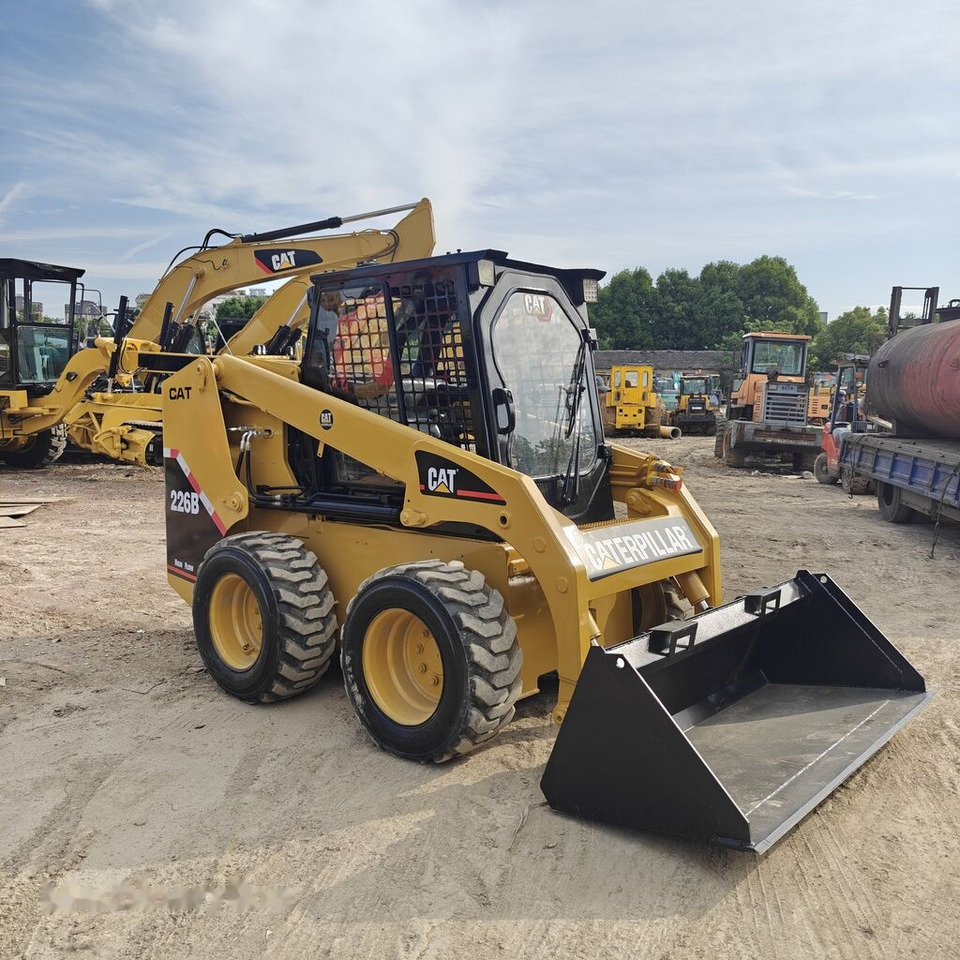 Caterpillar 226B - Мини челен товарач: снимка 5 Caterpillar 226B - Мини челен товарач: снимка 5