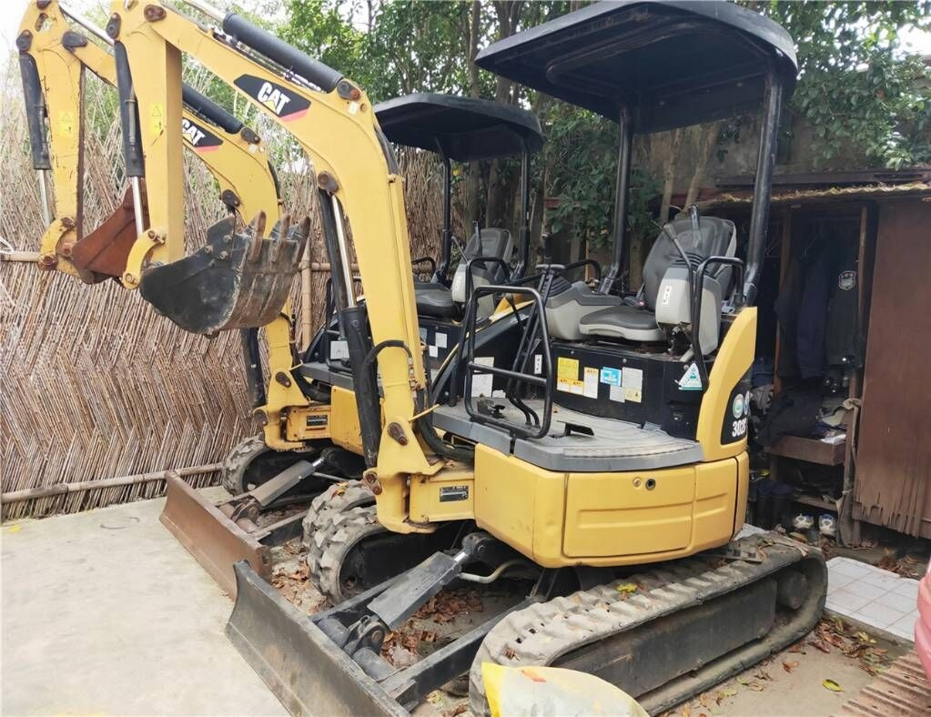 Caterpillar 302C - Мини багер: снимка 4 Caterpillar 302C - Мини багер: снимка 4