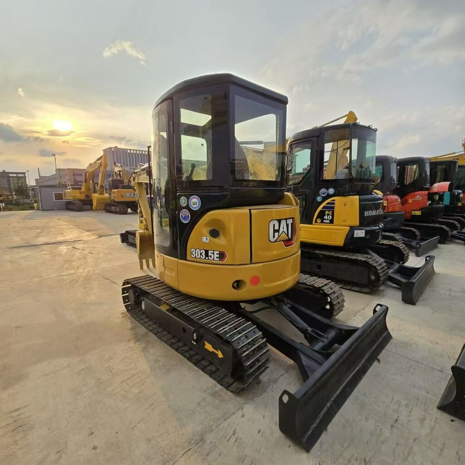 Caterpillar 303.5E - Мини багер: снимка 4 Caterpillar 303.5E - Мини багер: снимка 4