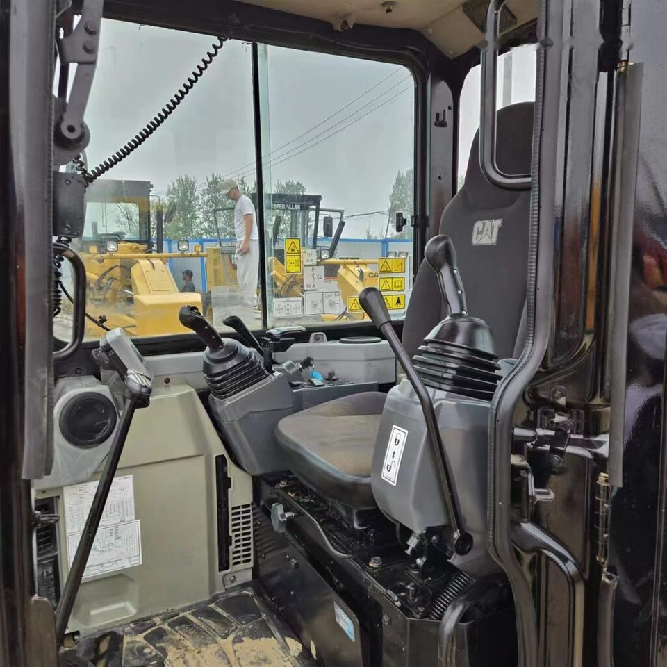 Caterpillar 303.5E2 - Мини багер: снимка 2 Caterpillar 303.5E2 - Мини багер: снимка 2
