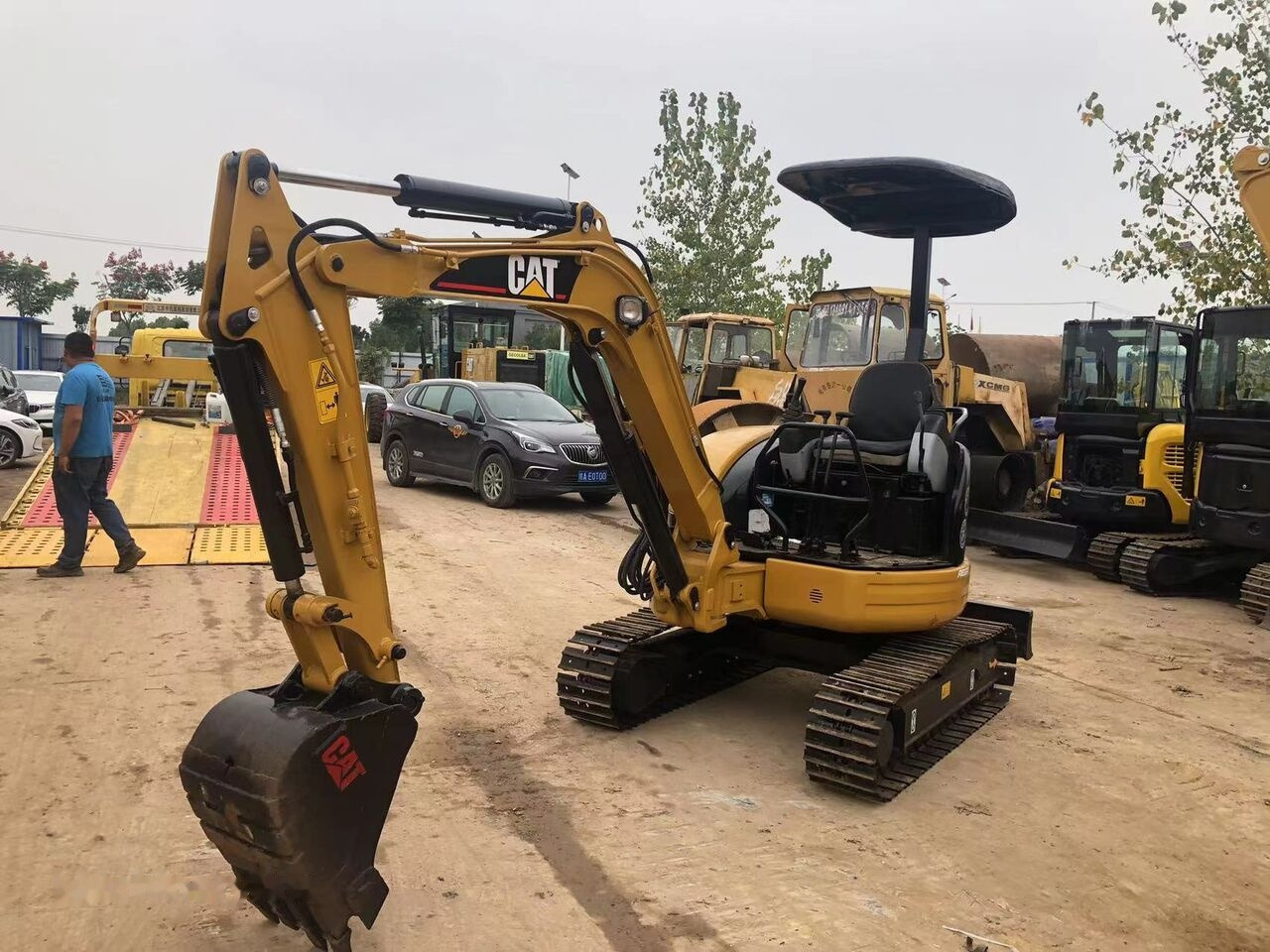 Мини багер Caterpillar 303CR: снимка 10
