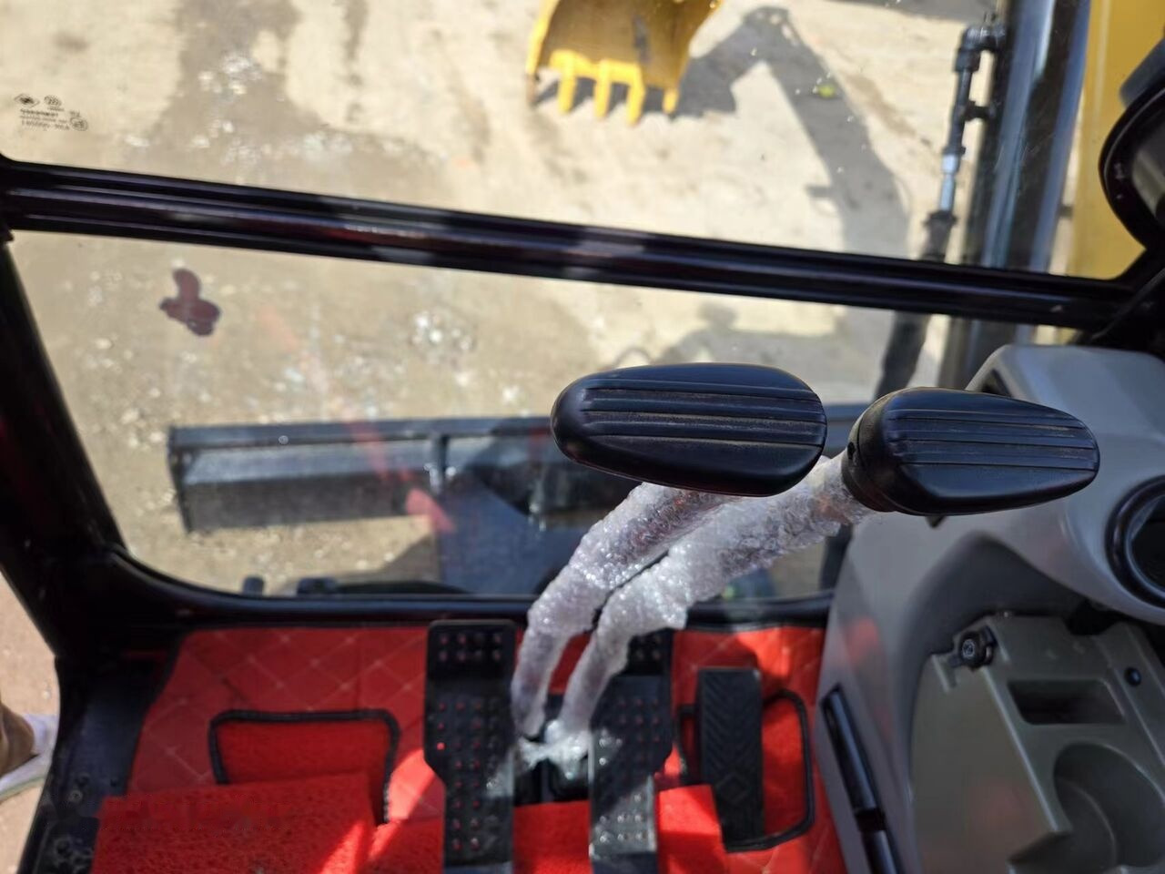 Caterpillar 305.5E - Мини багер: снимка 1 Caterpillar 305.5E - Мини багер: снимка 1
