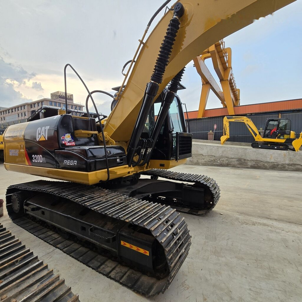 Caterpillar 320DL - Верижен багер: снимка 3 Caterpillar 320DL - Верижен багер: снимка 3