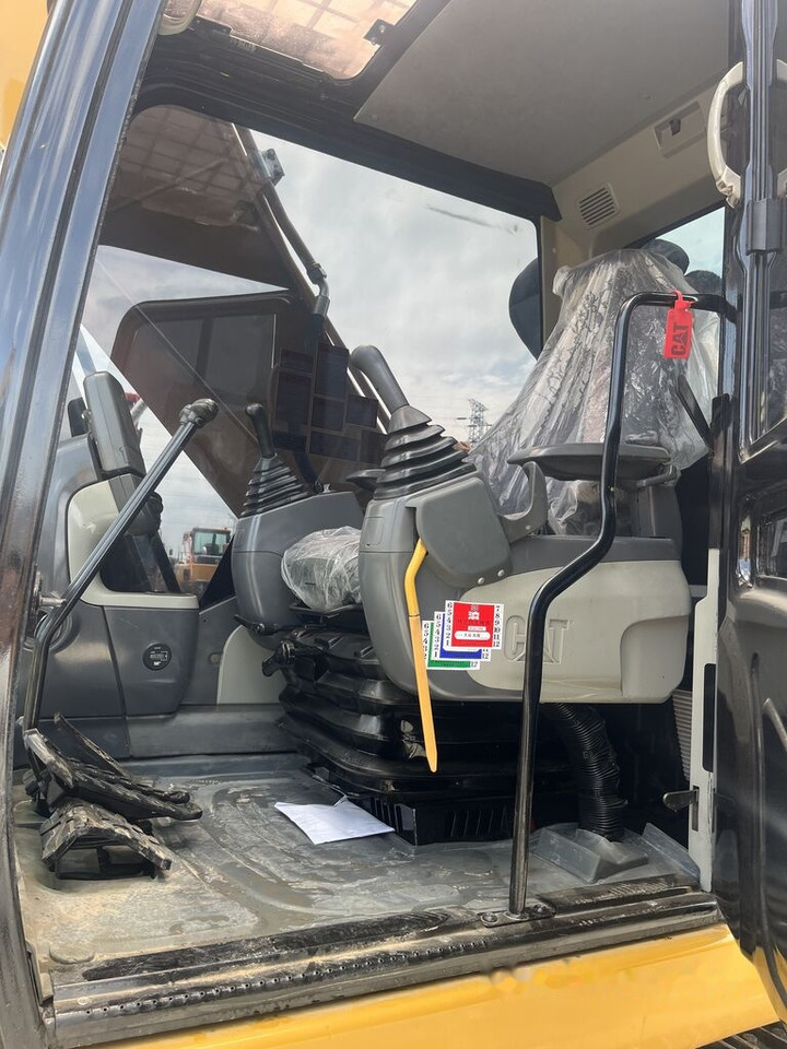 Caterpillar 323D2L - Верижен багер: снимка 2 Caterpillar 323D2L - Верижен багер: снимка 2