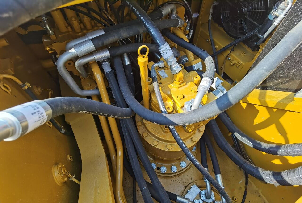 Caterpillar 329D2L - Верижен багер: снимка 2 Caterpillar 329D2L - Верижен багер: снимка 2