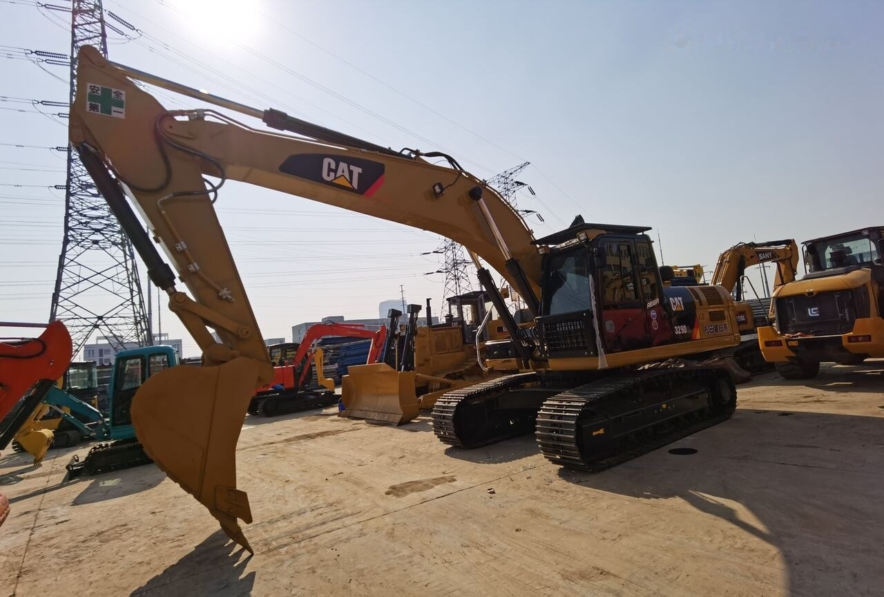 Caterpillar 329D2L - Верижен багер: снимка 1 Caterpillar 329D2L - Верижен багер: снимка 1
