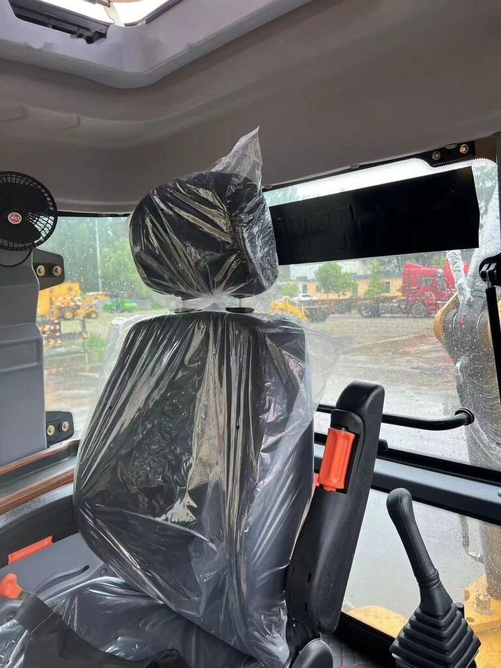 Багер-товарач Caterpillar 420F: снимка 10