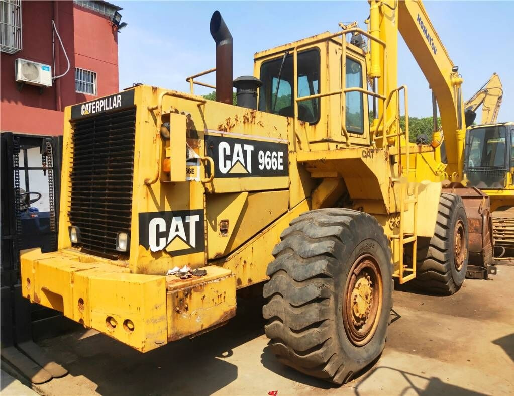 Caterpillar 966E - Колесен товарач: снимка 1 Caterpillar 966E - Колесен товарач: снимка 1