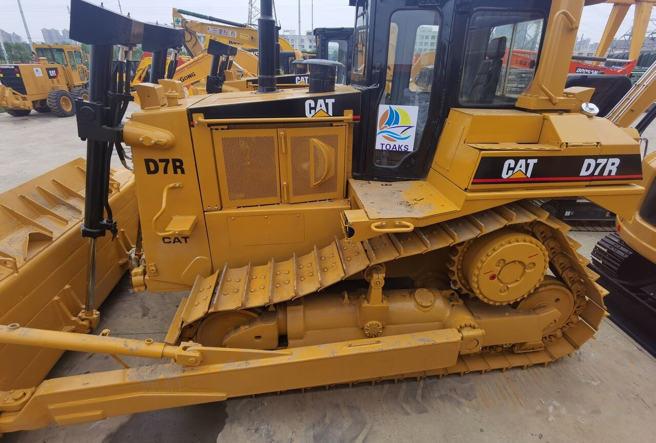 Caterpillar D7R - Булдозер: снимка 3 Caterpillar D7R - Булдозер: снимка 3