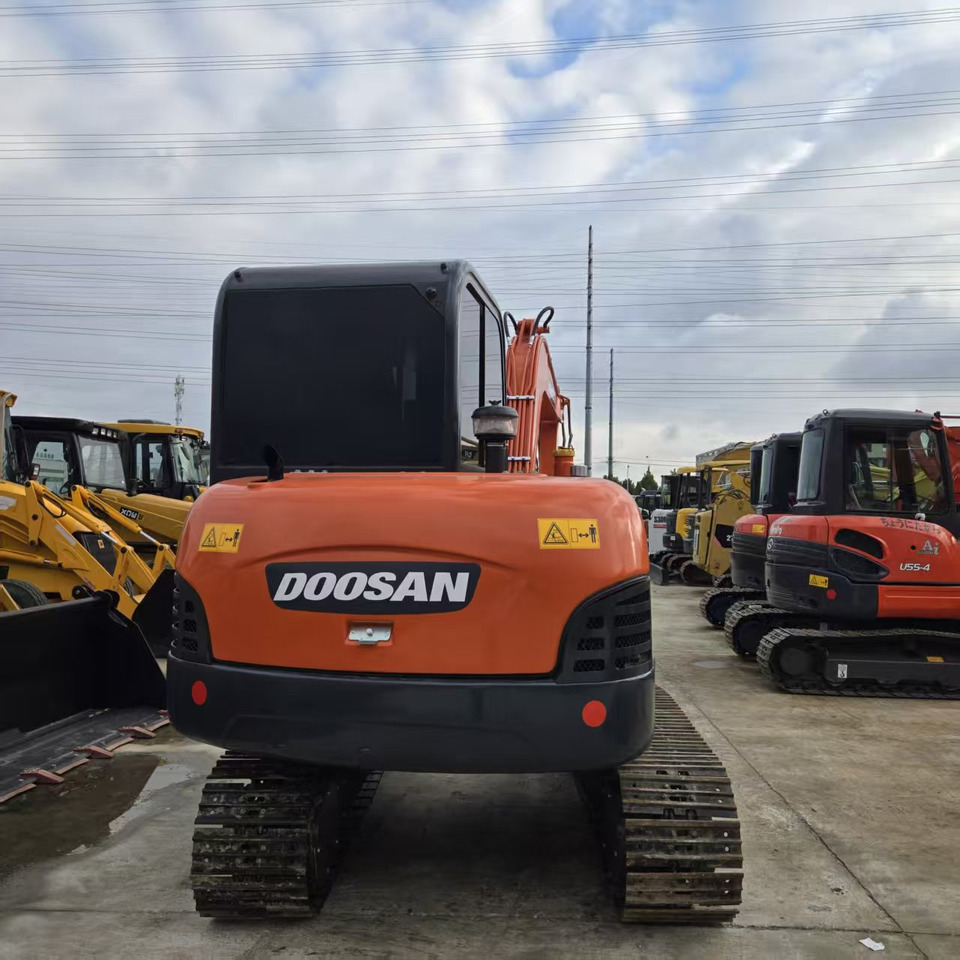DOOSAN DH60-7 - Мини багер: снимка 3 DOOSAN DH60-7 - Мини багер: снимка 3