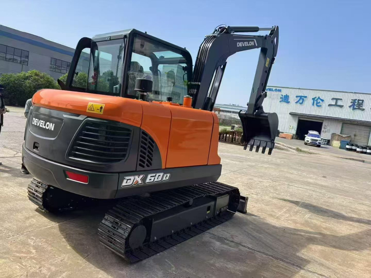 DOOSAN DX60D - Мини багер: снимка 4 DOOSAN DX60D - Мини багер: снимка 4