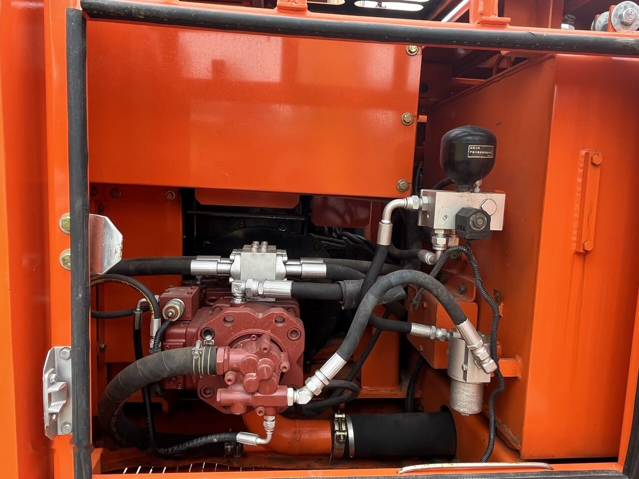 Doosan DH150LC-7 - Верижен багер: снимка 2 Doosan DH150LC-7 - Верижен багер: снимка 2