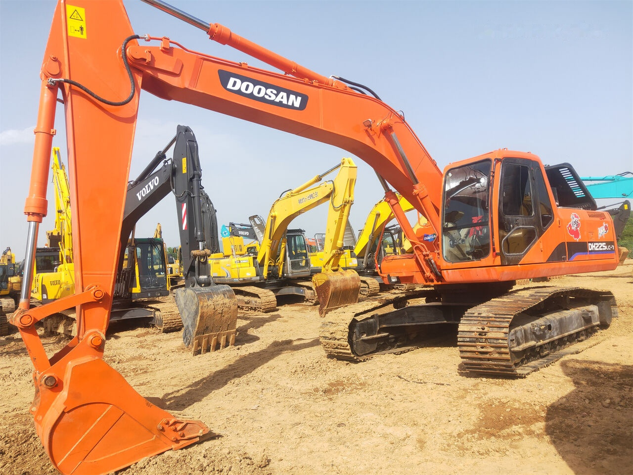 Doosan DH225LC-7 - Верижен багер: снимка 3 Doosan DH225LC-7 - Верижен багер: снимка 3