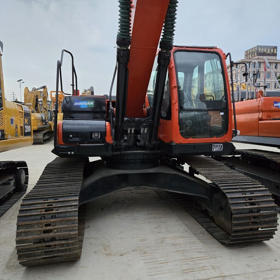 Doosan DX225LC - Верижен багер: снимка 1 Doosan DX225LC - Верижен багер: снимка 1