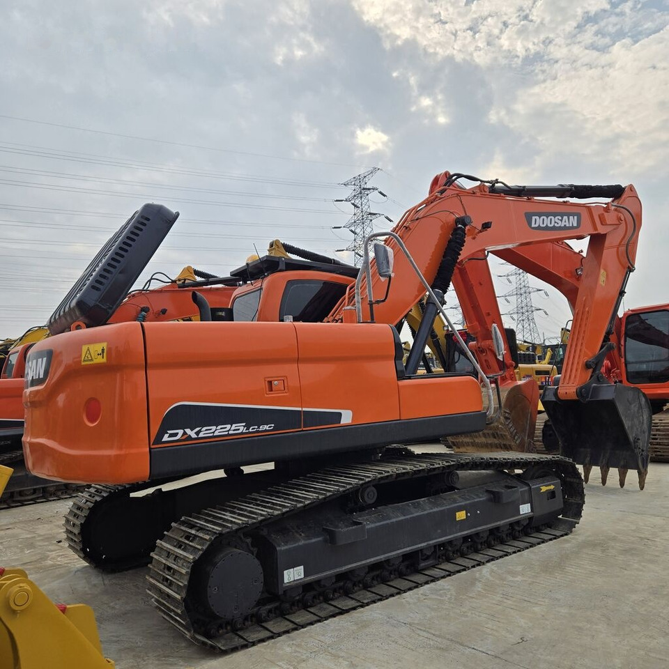 Doosan DX225LC - Верижен багер: снимка 3 Doosan DX225LC - Верижен багер: снимка 3
