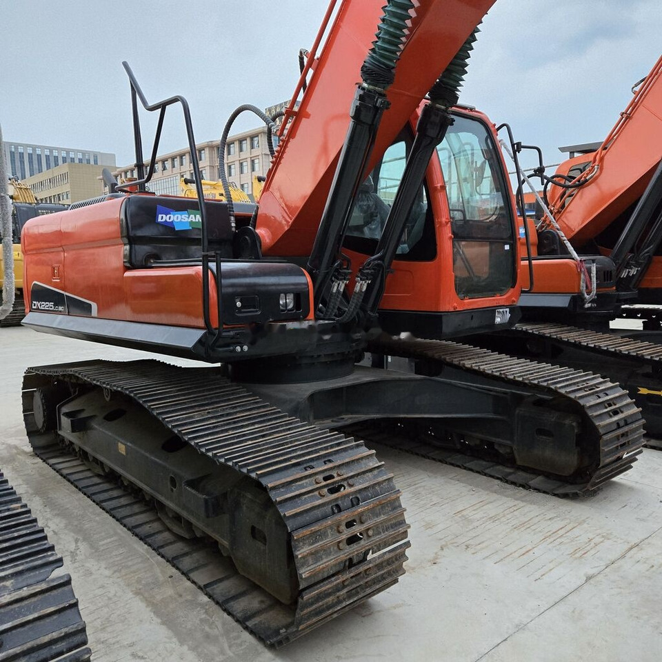 Doosan DX225LC - Верижен багер: снимка 4 Doosan DX225LC - Верижен багер: снимка 4