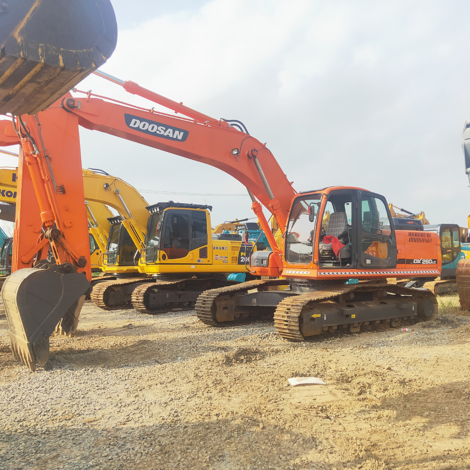 Doosan DX260LC - Верижен багер: снимка 1 Doosan DX260LC - Верижен багер: снимка 1