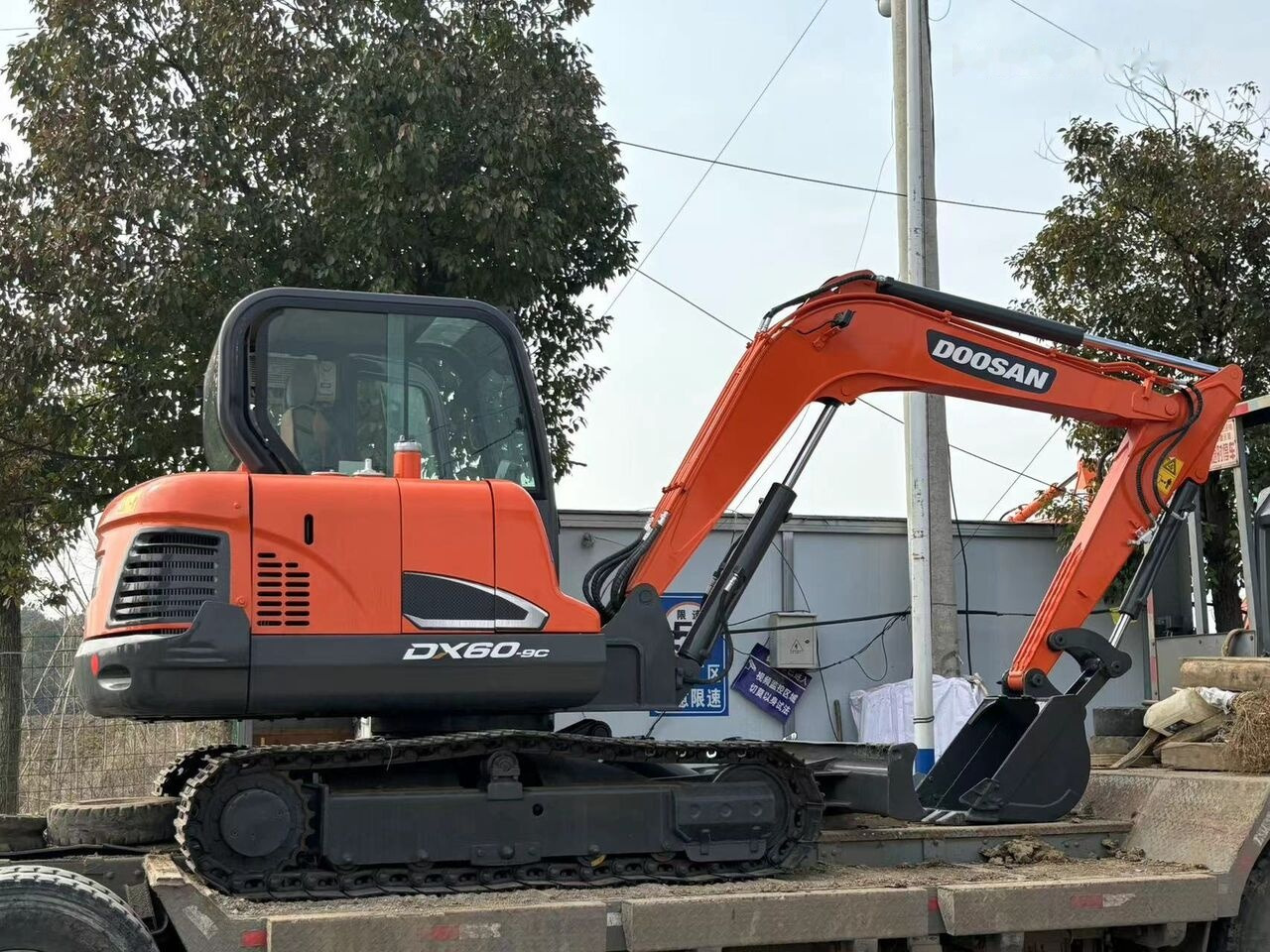 Doosan DX60 - Мини багер: снимка 5 Doosan DX60 - Мини багер: снимка 5