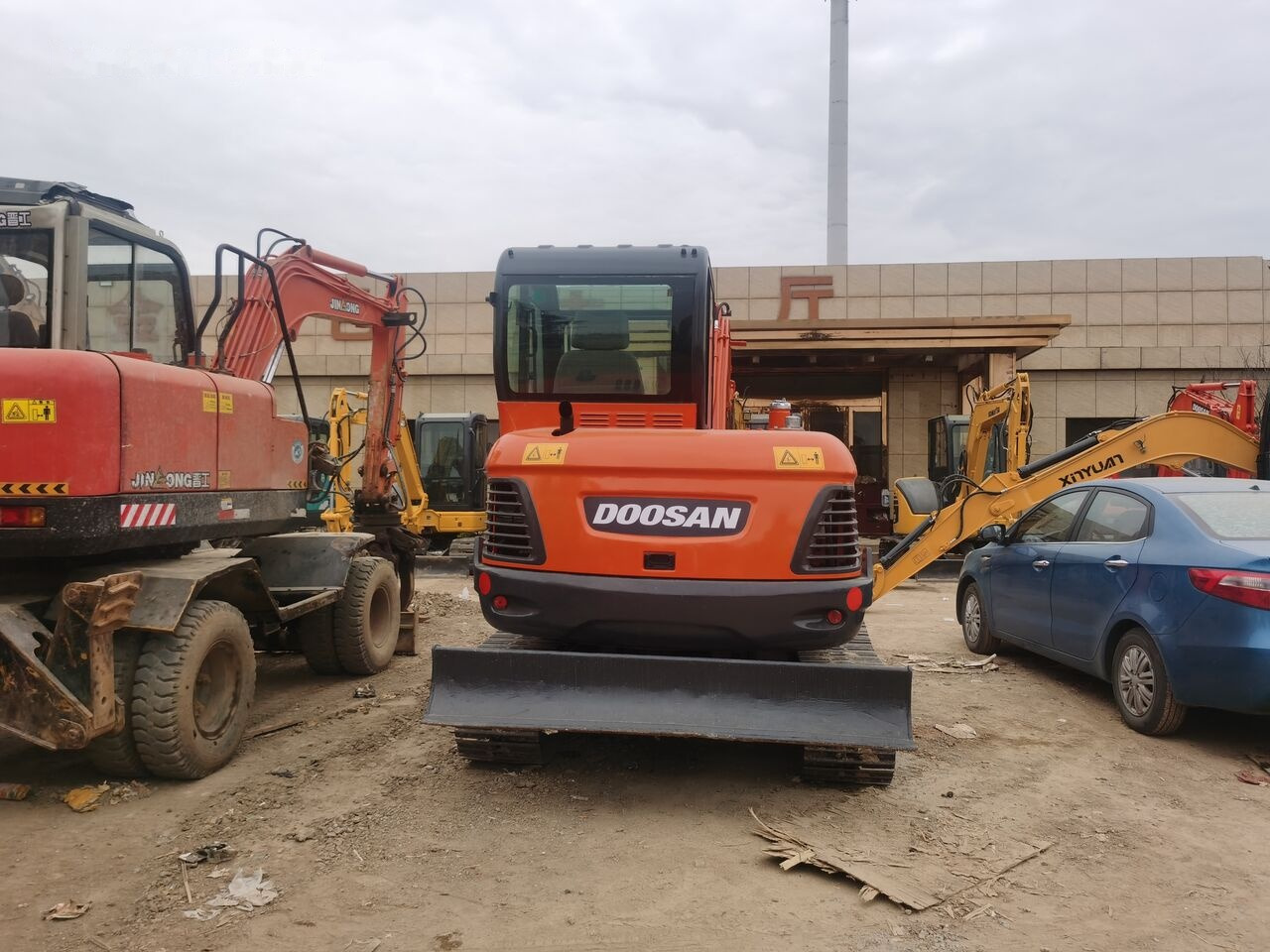 Doosan DX60 - Мини багер: снимка 5 Doosan DX60 - Мини багер: снимка 5