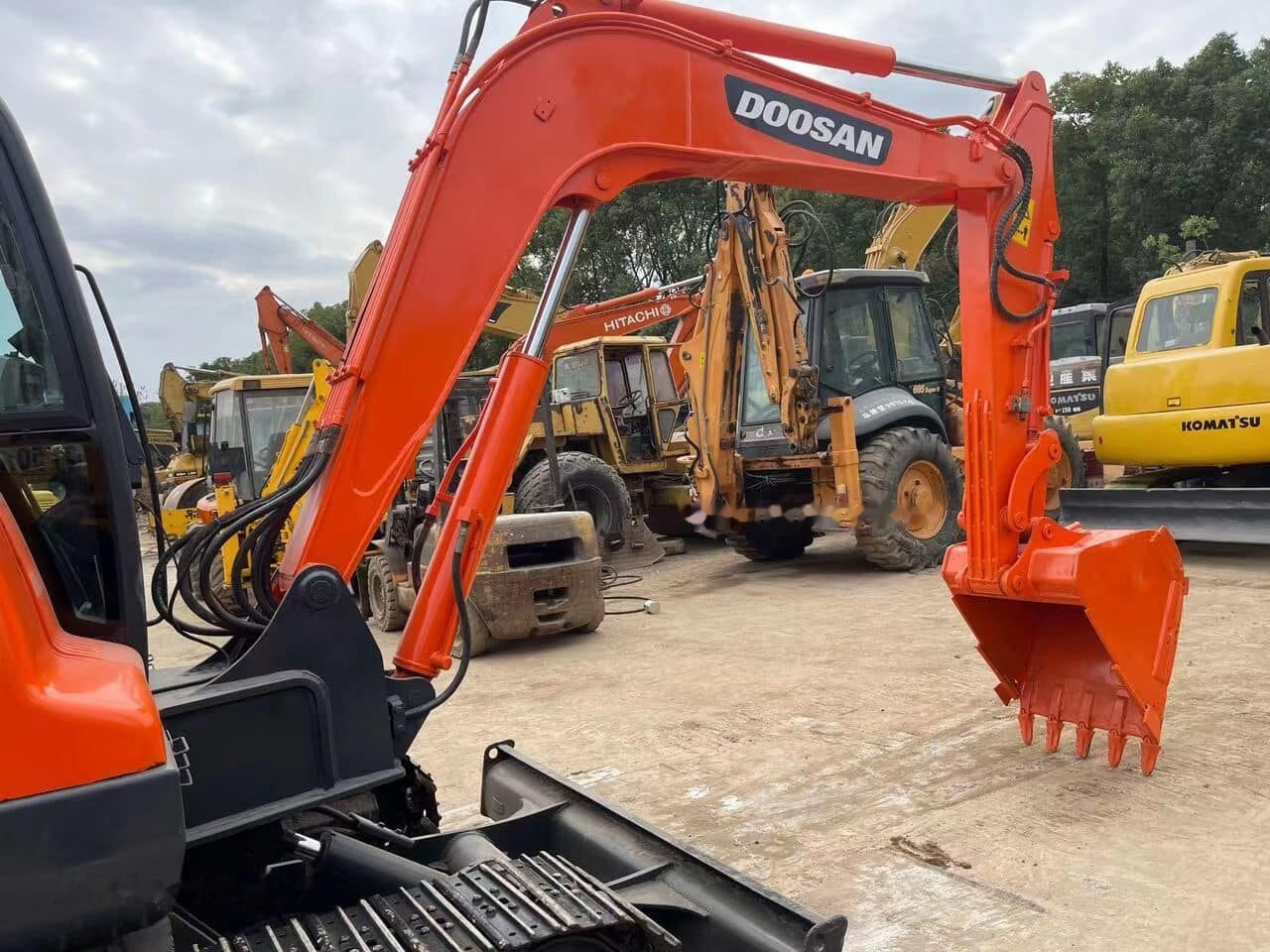 Doosan DX60 - Мини багер: снимка 4 Doosan DX60 - Мини багер: снимка 4