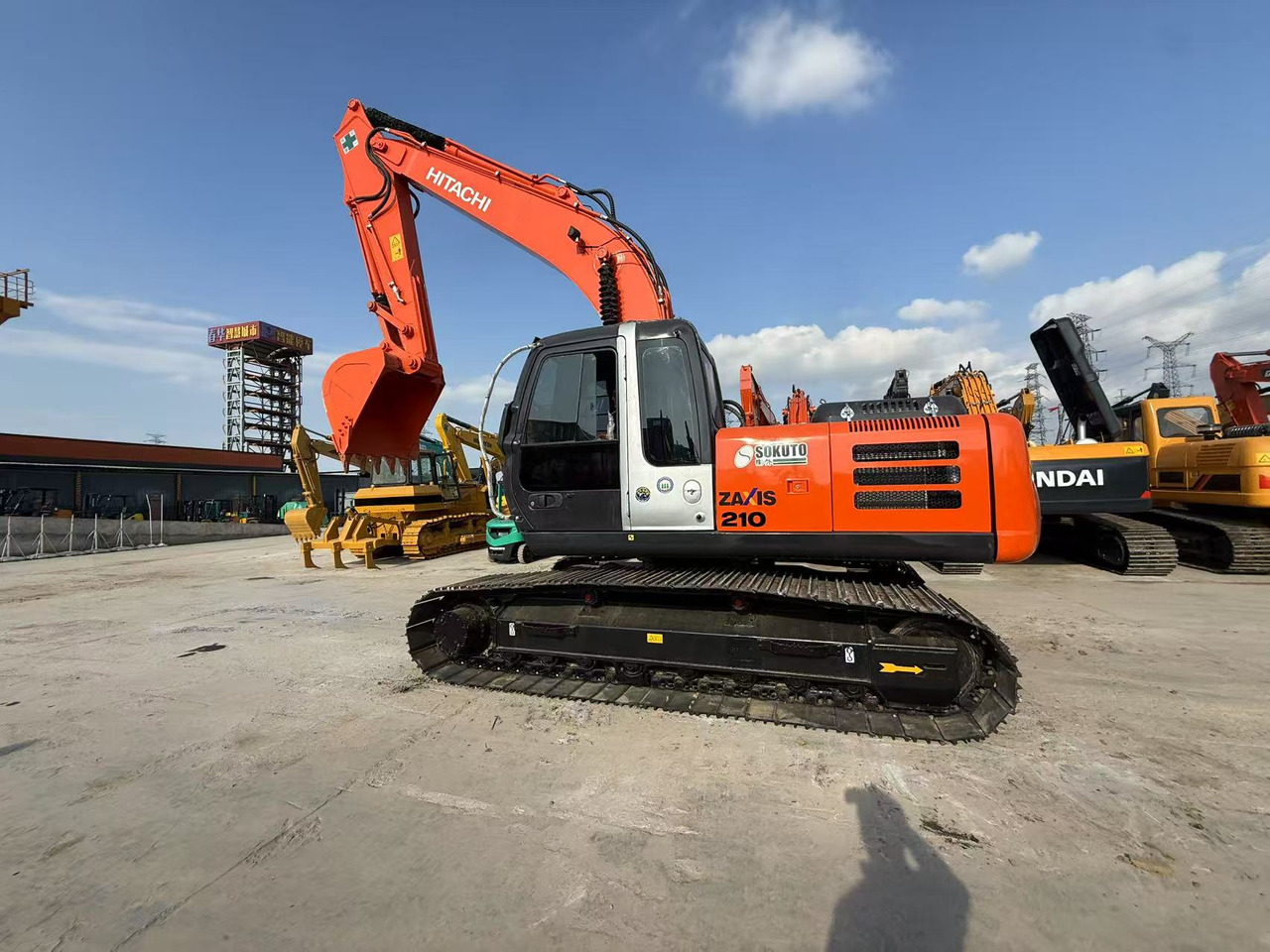HITACHI ZX210 - Верижен багер: снимка 1 HITACHI ZX210 - Верижен багер: снимка 1