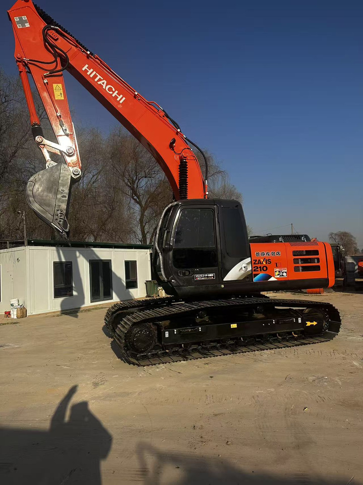 HITACHI ZX210 - Багер: снимка 3 HITACHI ZX210 - Багер: снимка 3