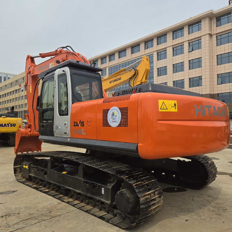 Hitachi ZX240 - Верижен багер: снимка 2 Hitachi ZX240 - Верижен багер: снимка 2